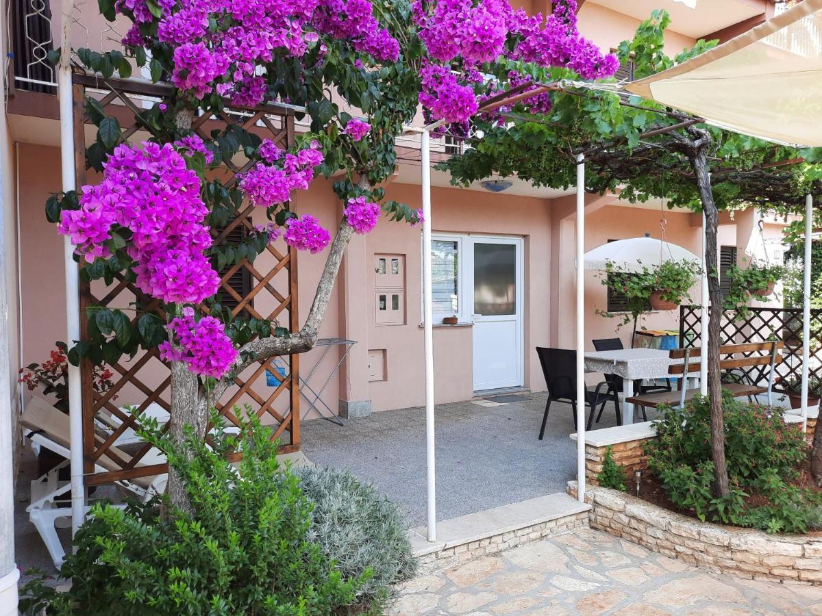 Apartment Nino In Pula Ngoại thất bức ảnh